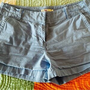 Vineyard Vines -Everyday shorts size 8